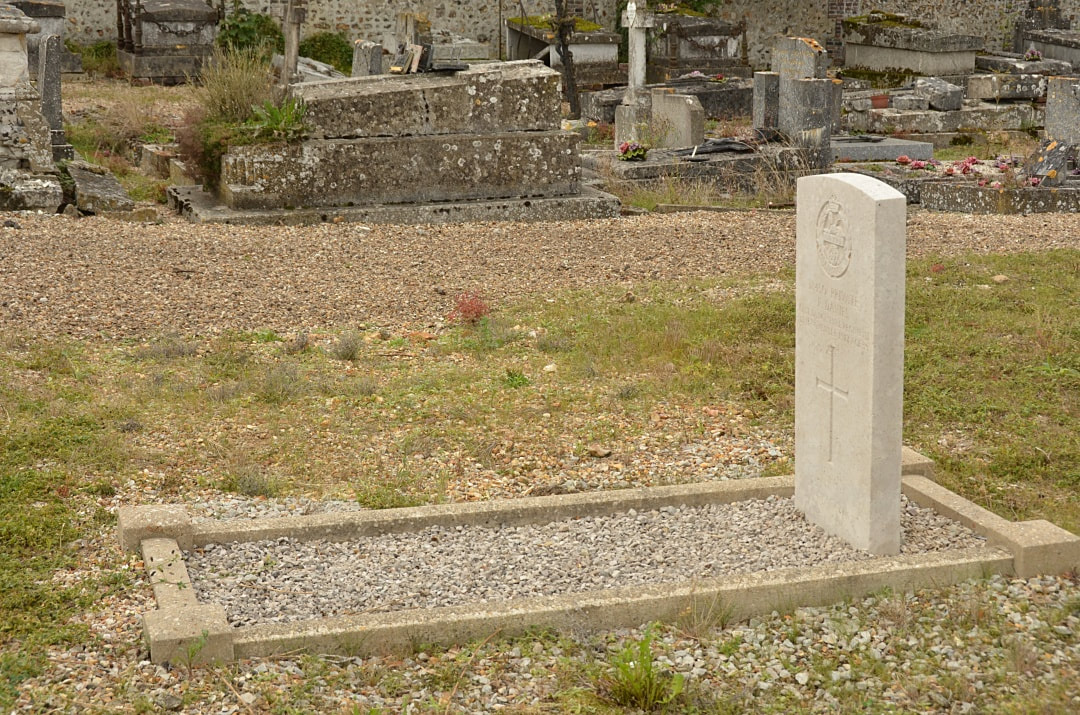 La Neuve-Lyre Communal Cemetery