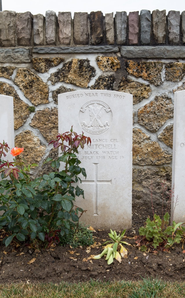 La Neuville-aux-Larris Military Cemetery