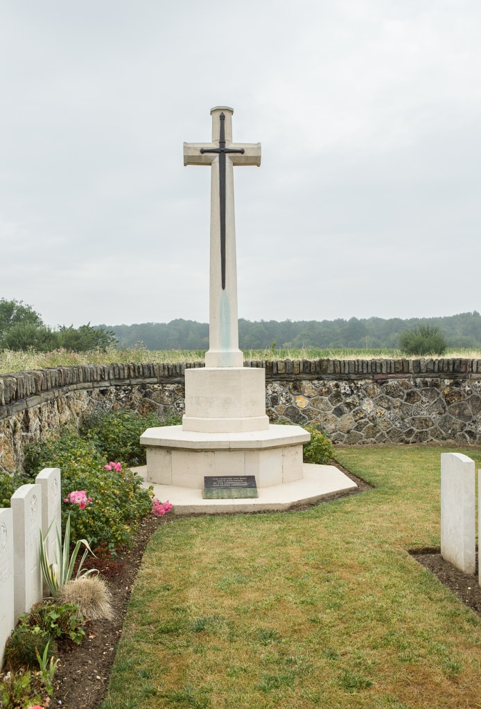 La Neuville-aux-Larris Military Cemetery