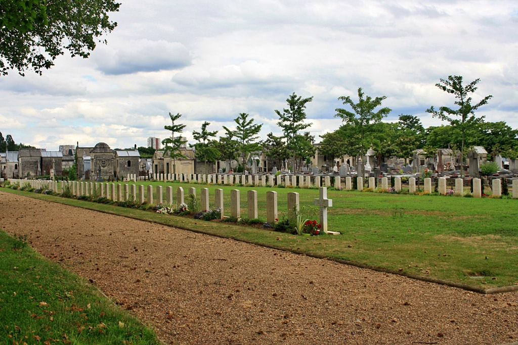 Le Mans West Cemetery