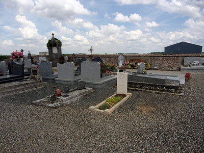 Le Quesnel Communal Cemetery