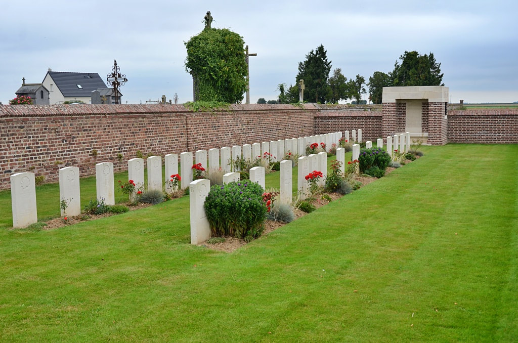 Le Quesnel Communal Cemetery Extension