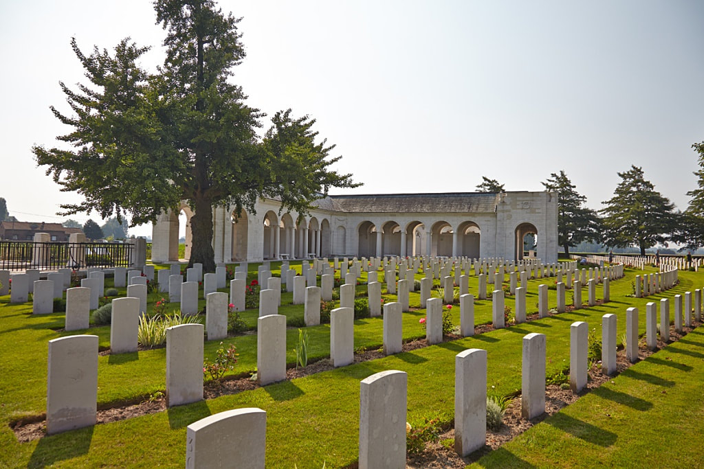 Le Touret Military Cemetery and Memorial (Richebourg) - Tripadvisor