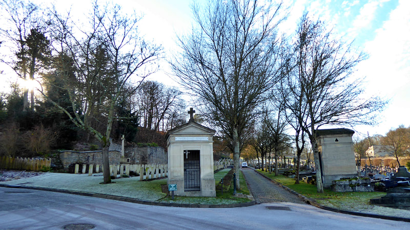 Les Gonards Cemetery, Versailles