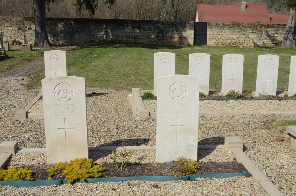 Longueval Communal Cemetery, Aisne