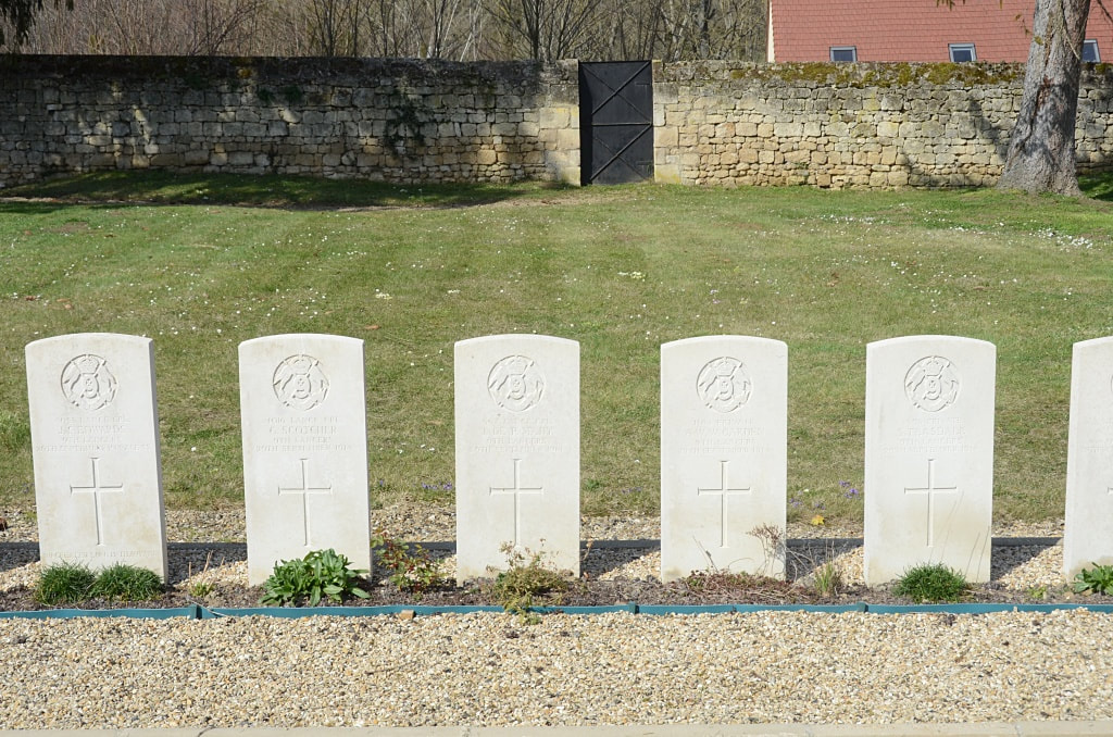 Longueval Communal Cemetery, Aisne