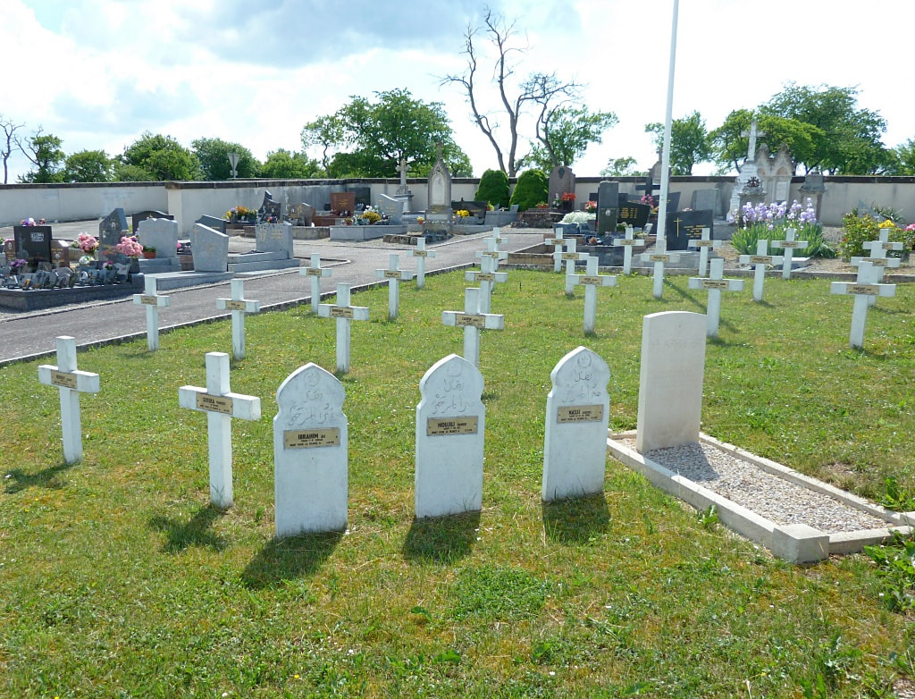 Mandres-sur-Vair Communal Cemetery