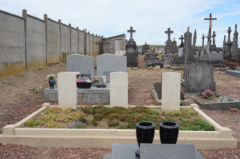 Maurois Communal Cemetery