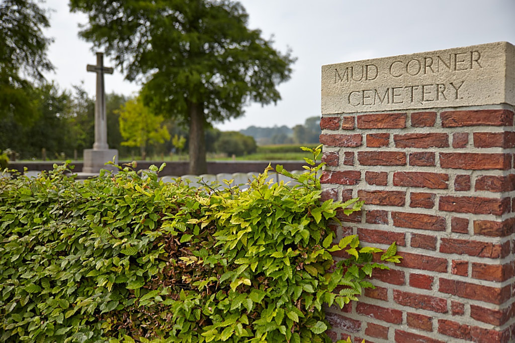 Mud Corner Cemetery 