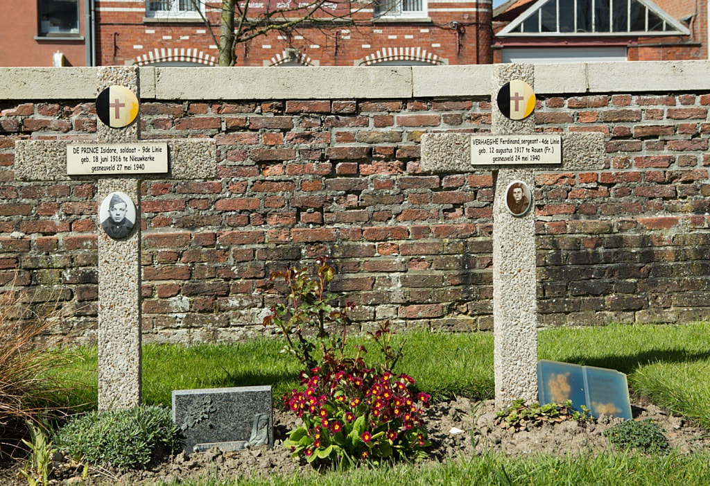 Nieuwkerke Churchyard