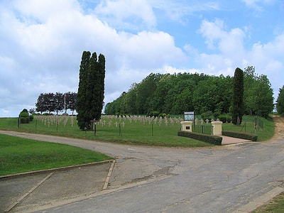 Noyers-Pont-Maugis French National Cemetery