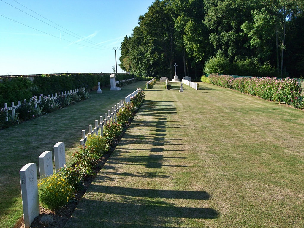 Perreuse Château Franco British National Cemetery