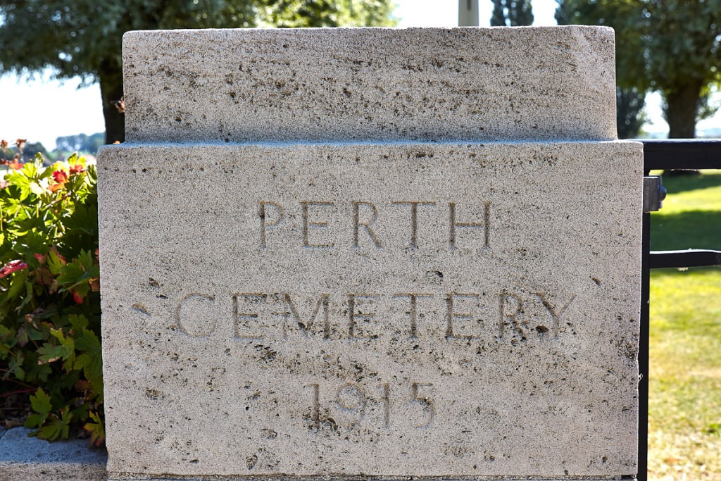 Perth Cemetery (China Wall)
