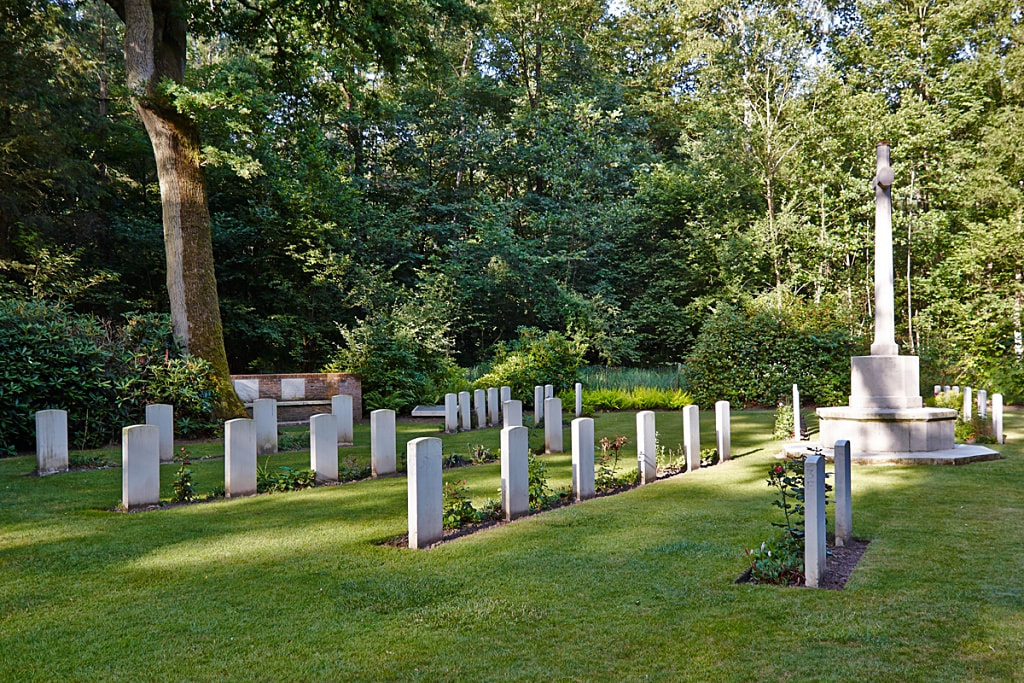 Ploegsteert Wood Military Cemetery 