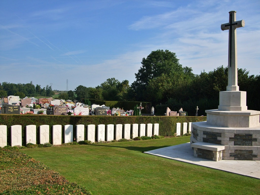Pont-sur-Sambre Communal Cemetery