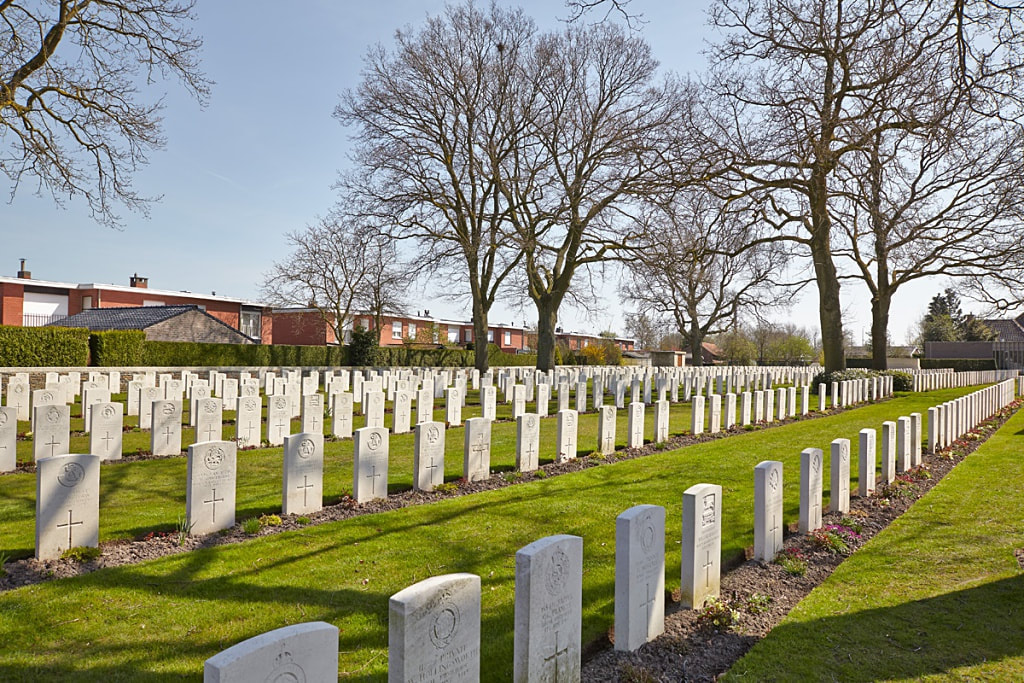 POPERINGHE NEW MILITARY CEMETERY 