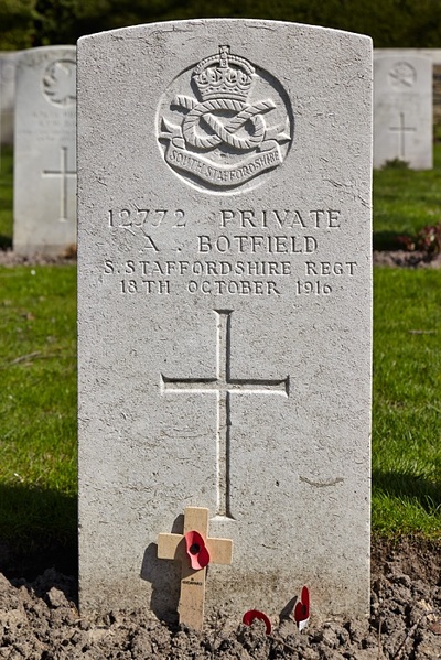 POPERINGHE NEW MILITARY CEMETERY Shot at dawn - Botfield