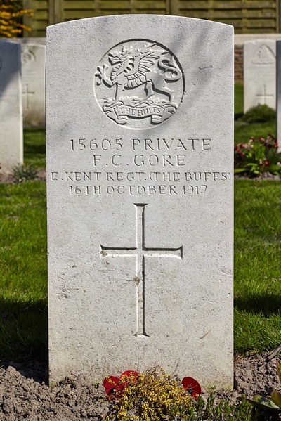 POPERINGHE NEW MILITARY CEMETERY Shot at dawn - Gore