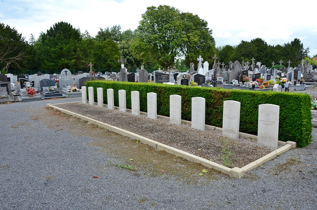 Quesnoy-sur-Deûle Communal Cemetery