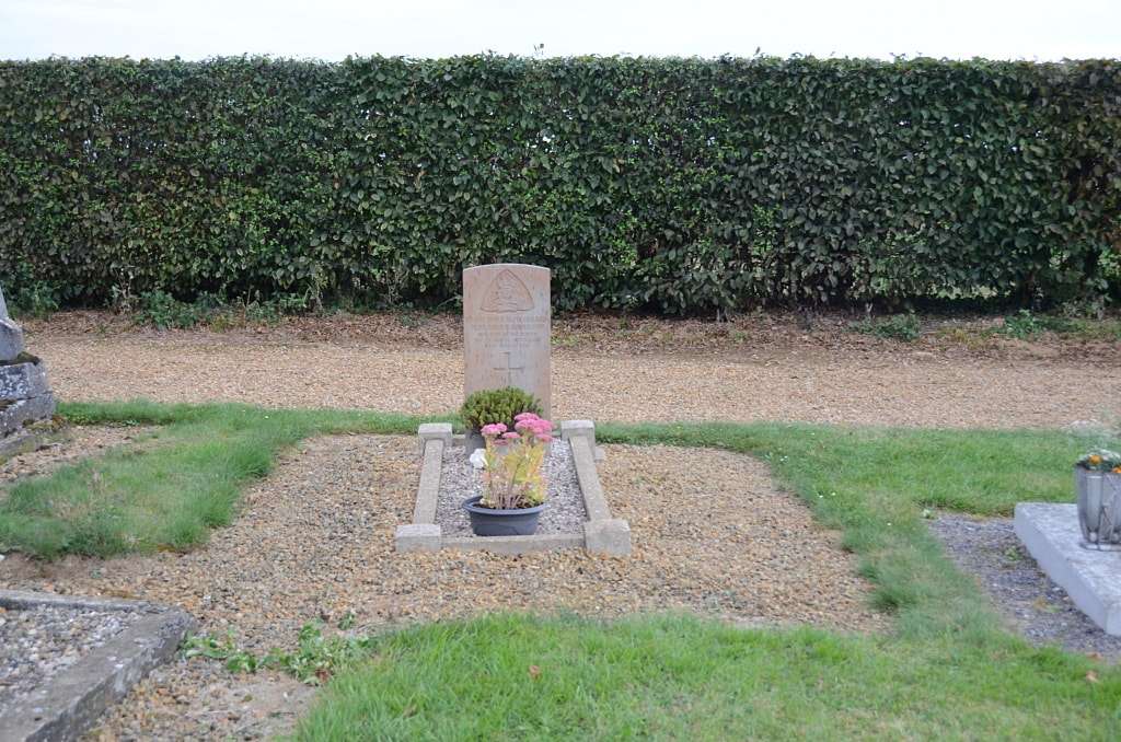 Rouvrel Communal Cemetery