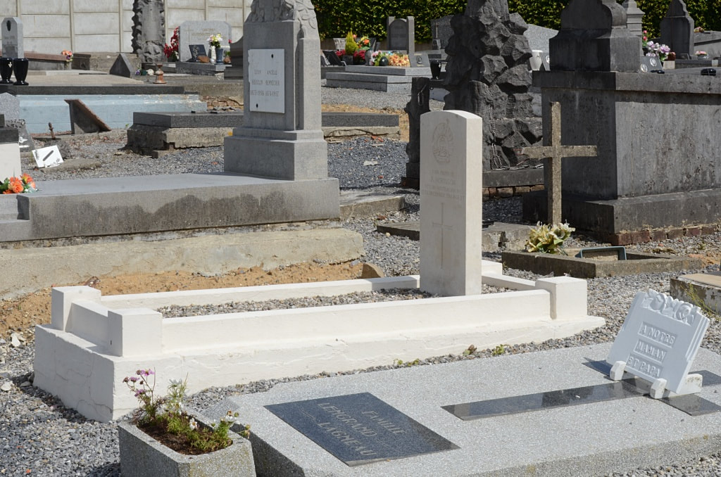 Sars-Poteries Communal Cemetery
