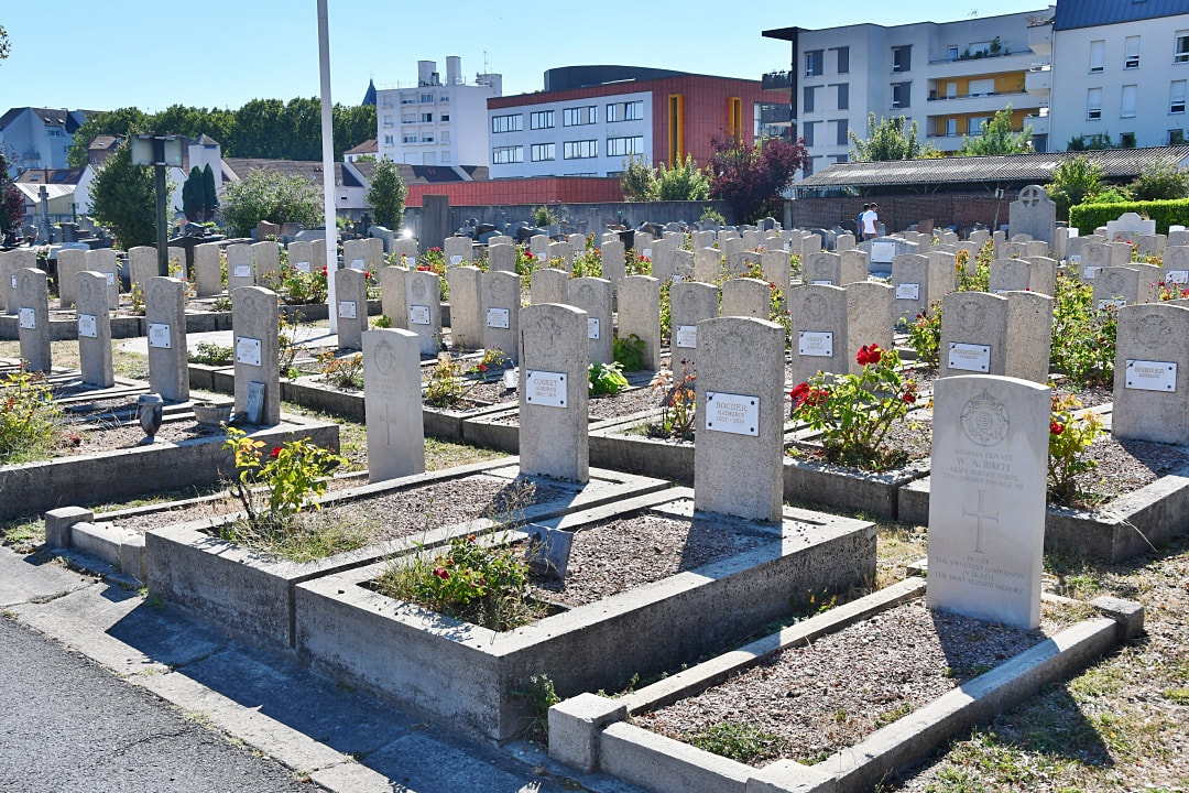 St. Denis-sur-Seine Communal Cemetery