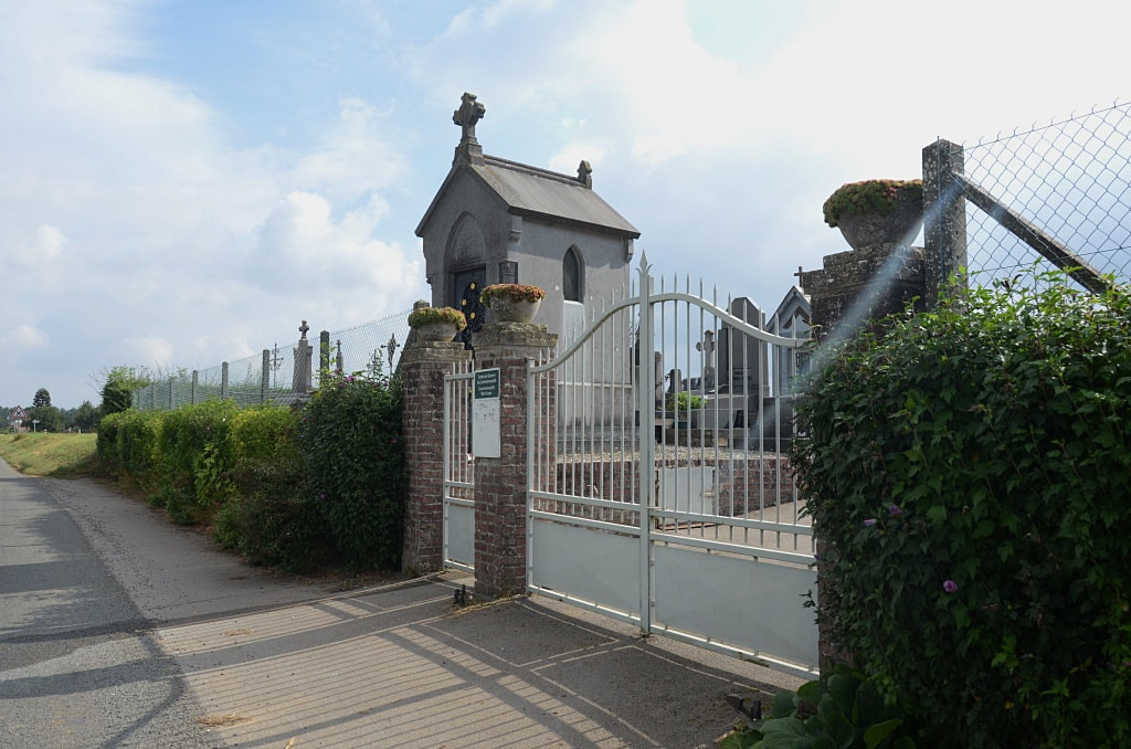 St. Maulvis Communal Cemetery