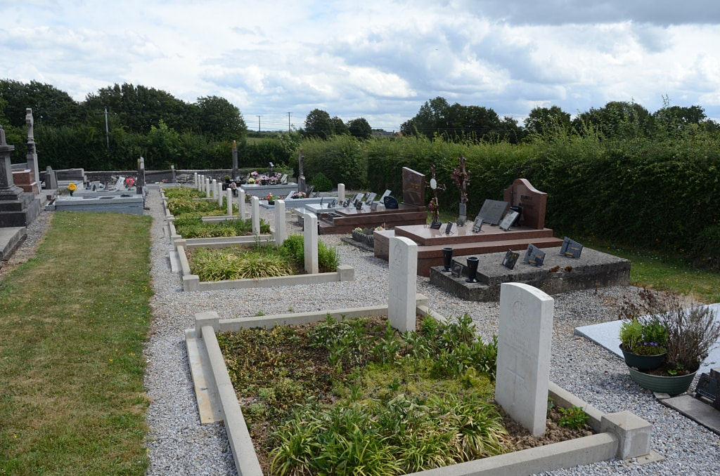 St. Rémy-Chaussée Communal Cemetery 
