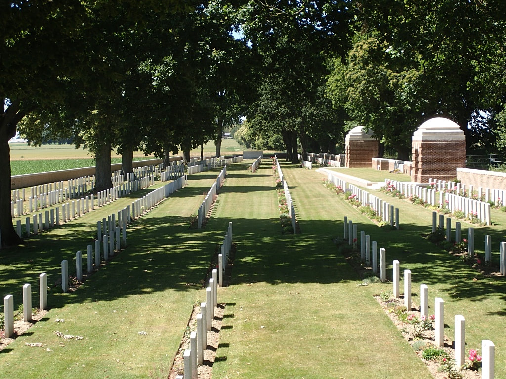 Sucrerie Military Cemetery, Colincamps