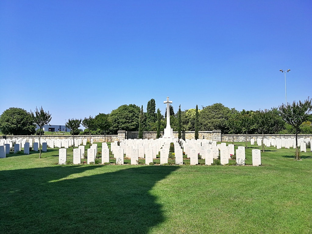 Tezze British Cemetery