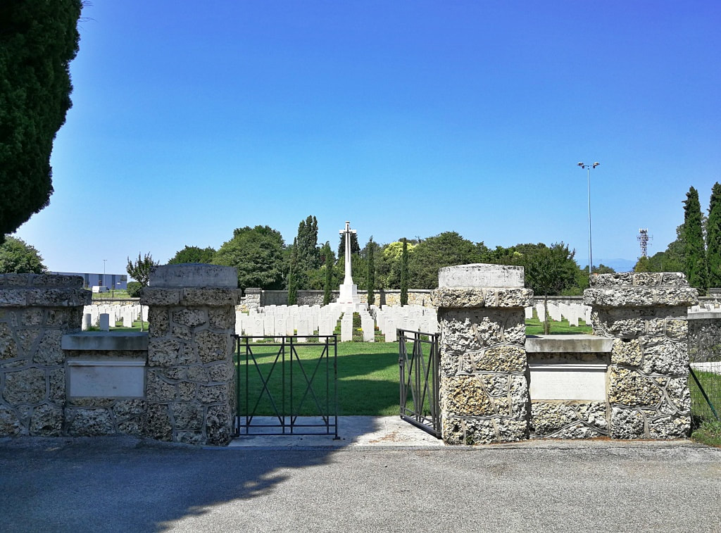 Tezze British Cemetery