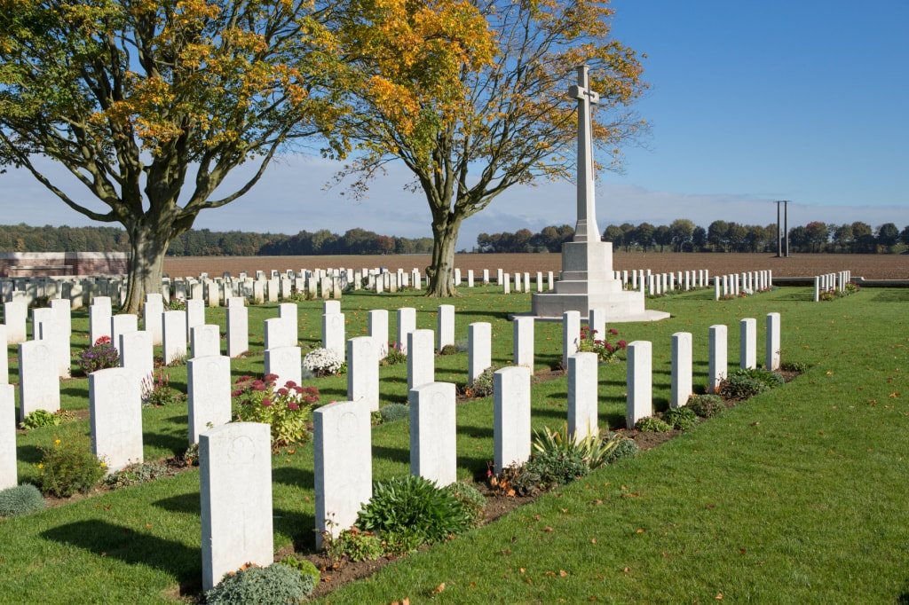 Thélus Military Cemetery