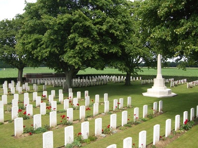 Thélus Military Cemetery