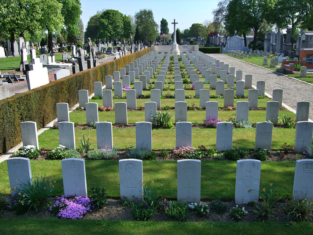 Tourcoing (Pont Neuville) Communal Cemetery