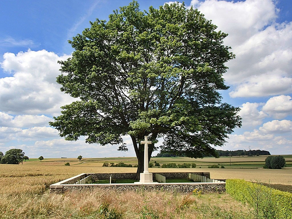 Valley Cemetery, Vis-en-Artois