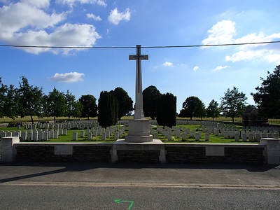 VIEILLE-CHAPELLE NEW MILITARY CEMETERY