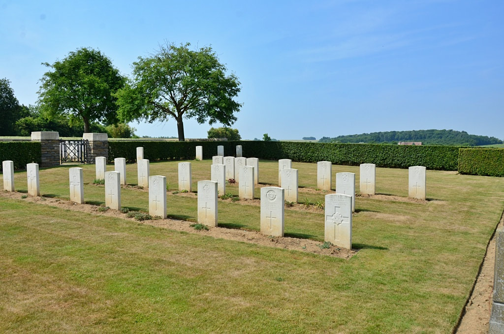Ville-sur-Ancre Communal Cemetery