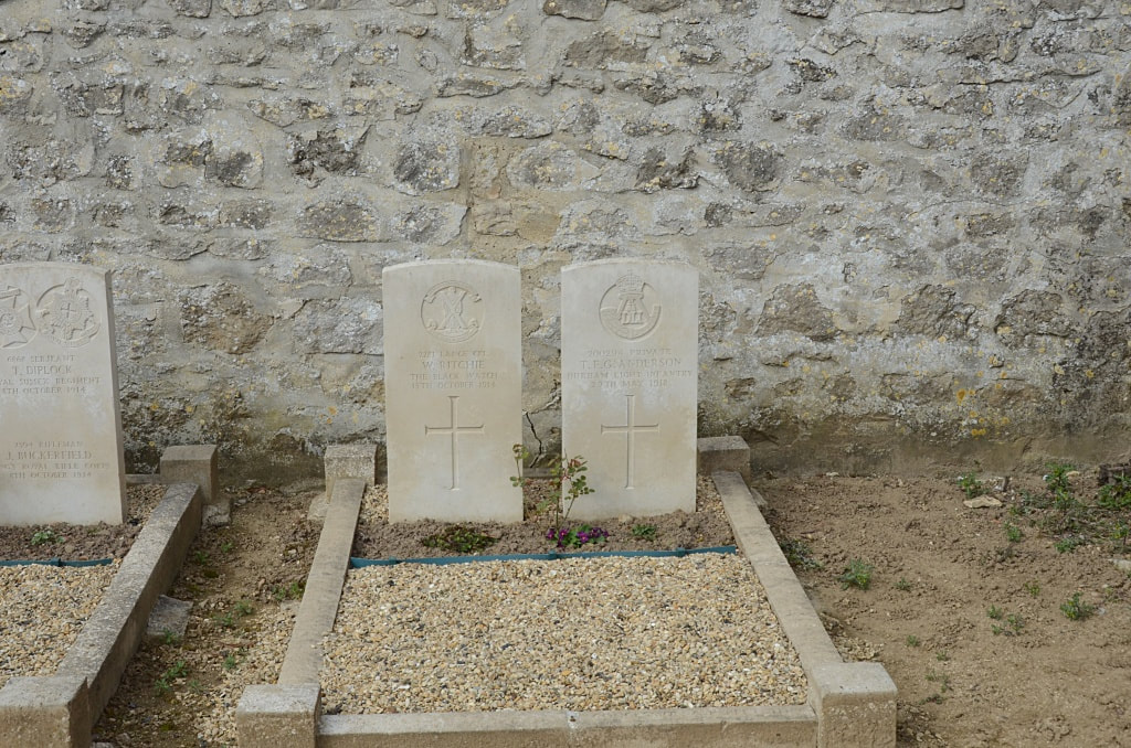 Villers-en-Prayères Communal Cemetery