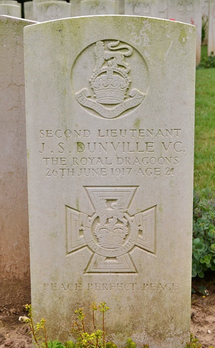 Villers-Faucon Communal Cemetery, Victoria Cross, Dunville