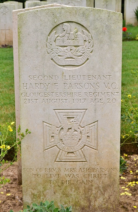 Villers-Faucon Communal Cemetery, Victoria Cross, Parsons