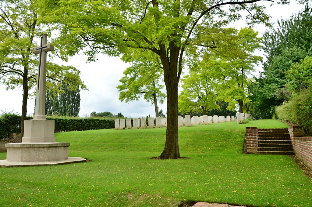 Villers-Pol Communal Cemetery Extension