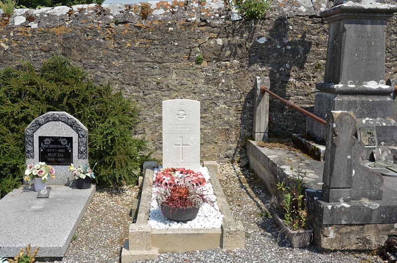 Vogenée Communal Cemetery